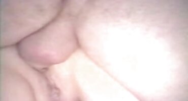 jav gái xinh Busty lil lava rửa âm hộ của cô trong phòng tắm, hút vòi nước và được sex khiêu dâm fucked.