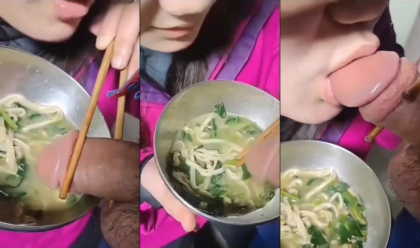 ngân 98 xxx Độc lạ em gái ăn mì còn lấy chim anh chấm vô nước mút